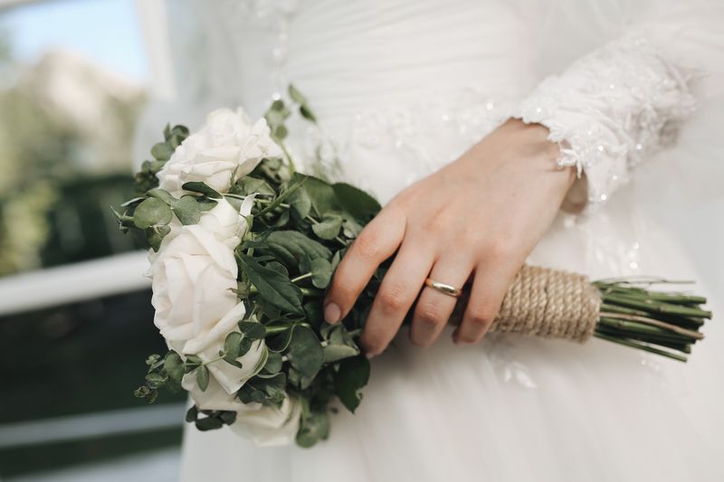 Composition florale blanche pour mariage — Interflora