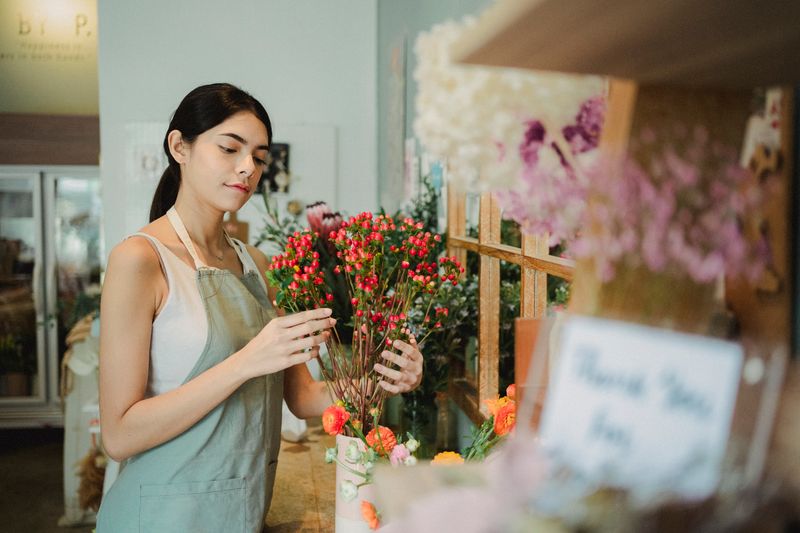 Atelier floral Interflora — nos fleuristes au travail